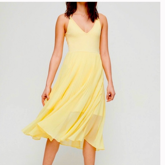 Aritzia Dresses & Skirts - Aritzia Wilfred Daphnee Dress BNWT